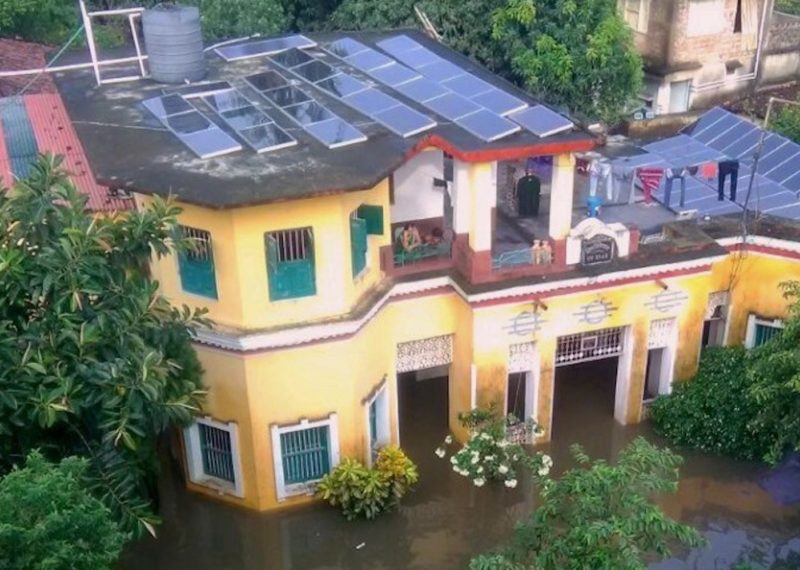 In Rural India, Solar Powers Through a Flood
