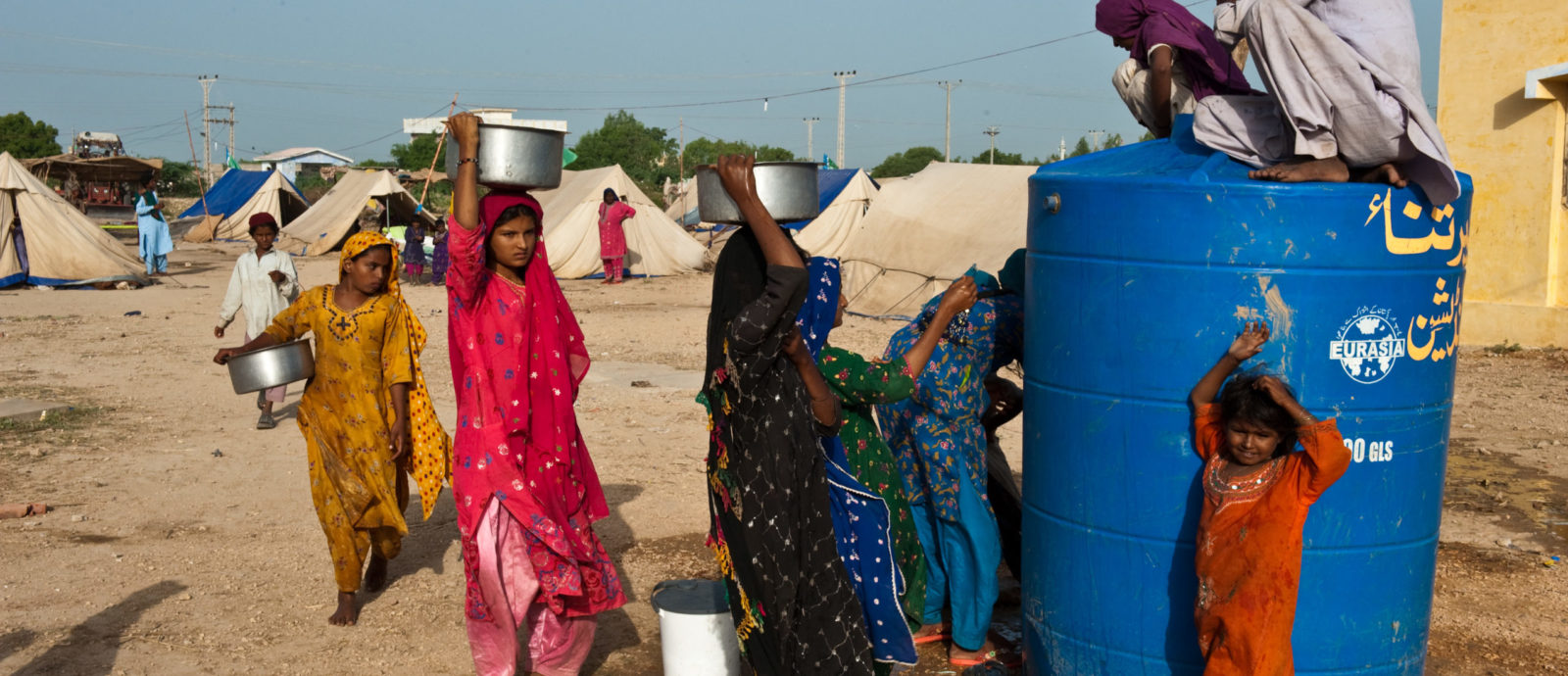 Women displaced by flooding on the outskirts of Thatta, Pakistan. Credit: Gerhard Jörén/Asian Development Bank/Flickr