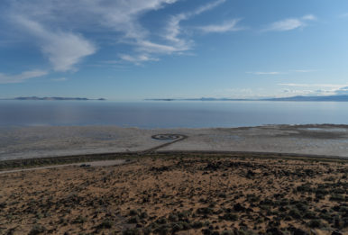Robert Smithson, Spiral Jetty (1970).
Great Salt Lake, Utah, USA.
Mud, precipitated salt crystals, rocks, water.
1,500 ft. (457.2 m) long and 15 ft. (4.6 m) wide.
Collection Dia Art Foundation.
Photograph: William T. Carson, 2020 © Holt/Smithson Foundation and Dia Art Foundation / Licensed by Artists Rights Society, New York