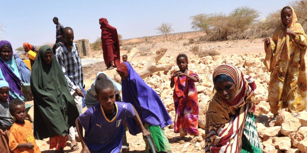 Somali children and their families dealing with water shortage